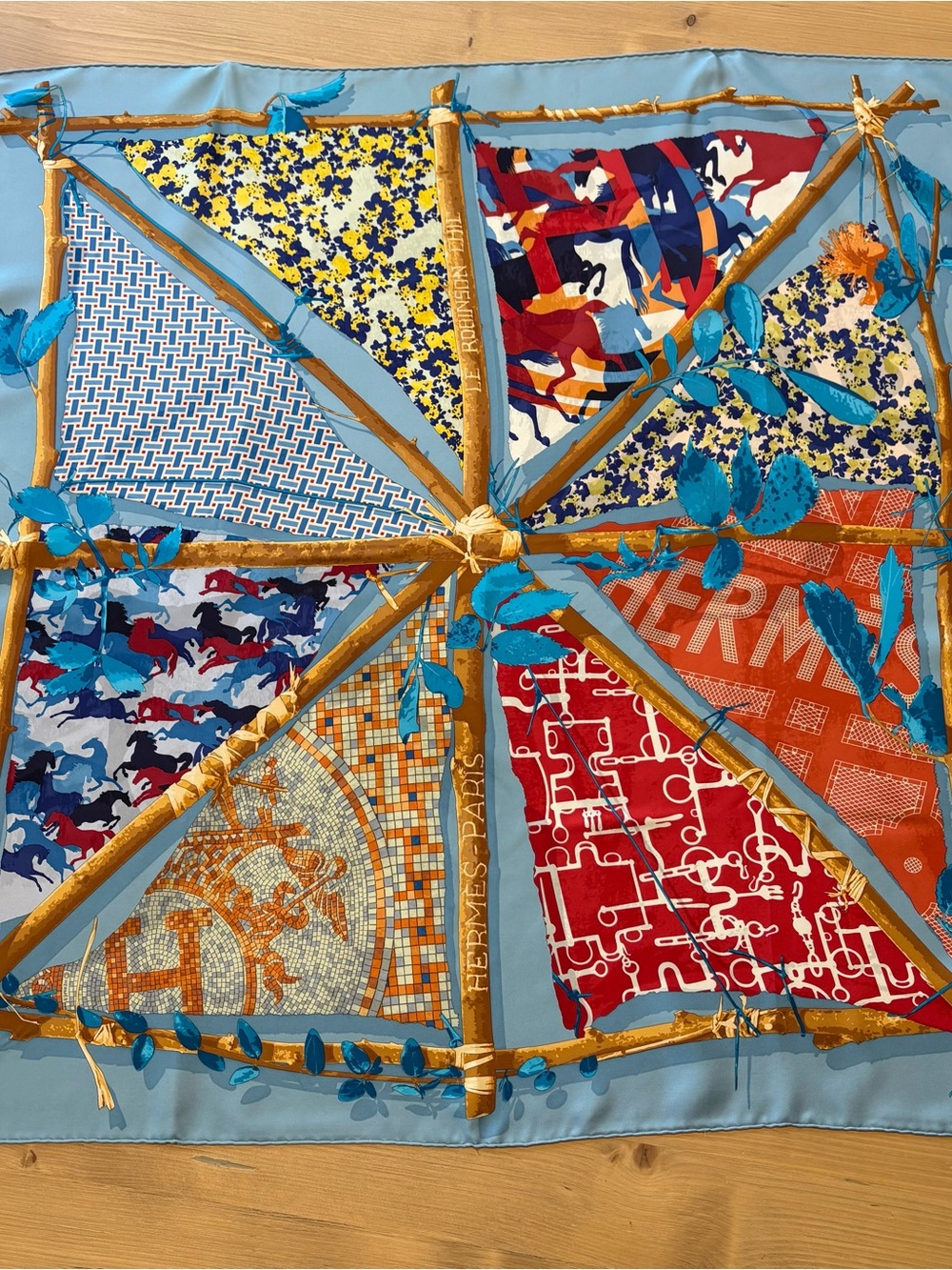 Authentic Hermès Silk Scarf "Le Robinson Chic" 90 cm – Unworn with Box